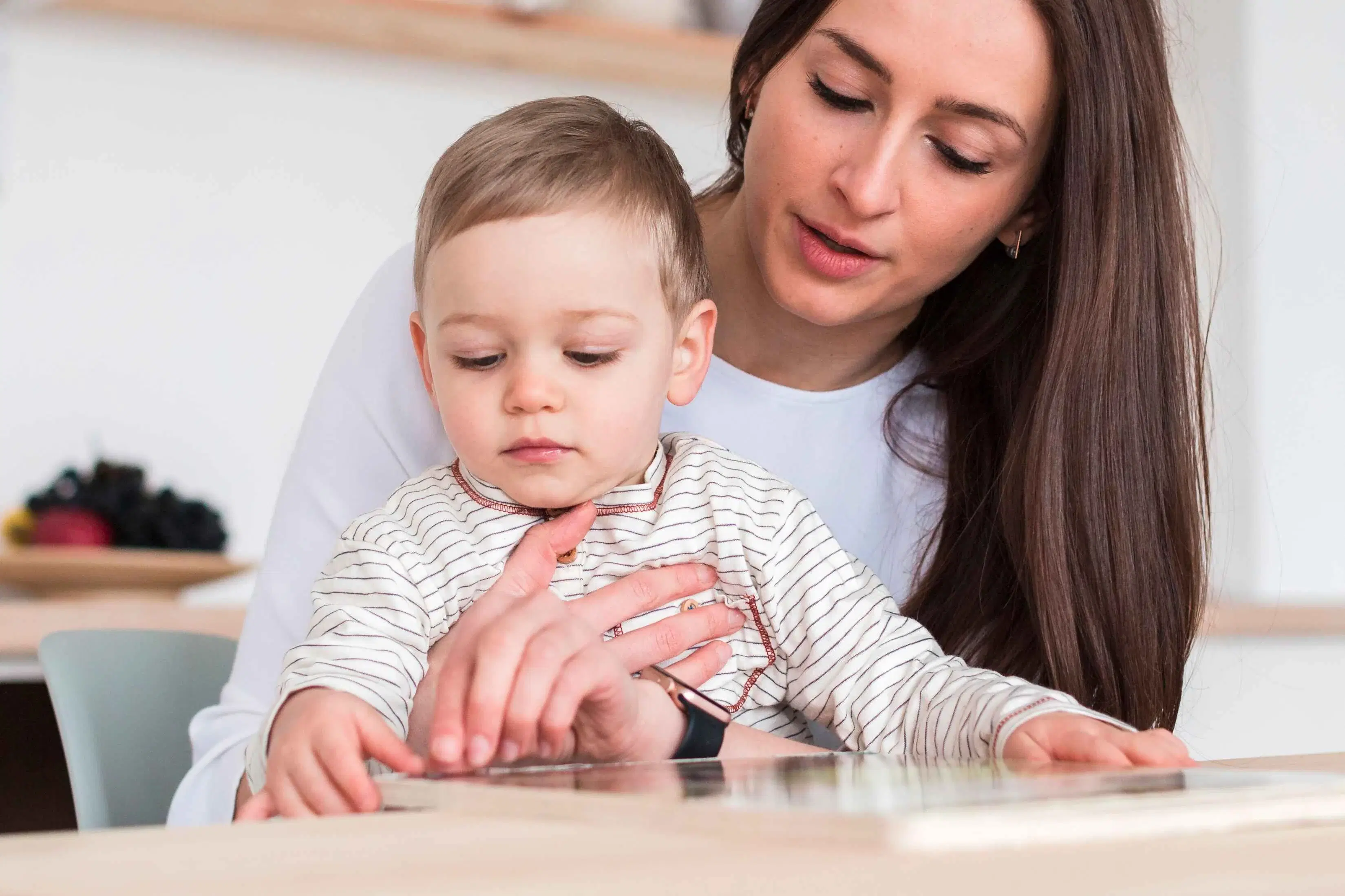 Families connecting directly with nannies using affordable ChooseNanny platform